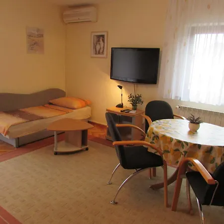 Katarina Konukevi 4*