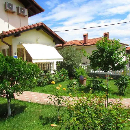 Katarina Guest house 4*